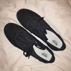 PART OF SALE - Full black sneakers